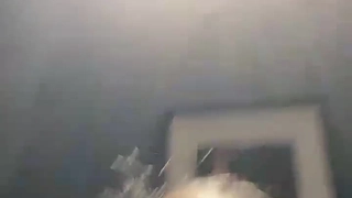 一对大学情侣白天翘课在出租屋打炮 女主一看就是身经百战