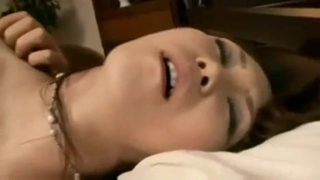 肉丝空姐人这么漂亮，奶头却如此之黑。