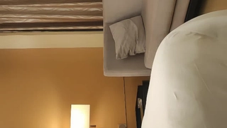 文静乖巧眼镜妹！双马尾一脸呆萌！JK装没穿内裤，手指扣穴舔假屌，插入多毛骚逼，爽的娇喘不断