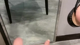 台湾SWAG_Venusbabe_性爱大特辑吃肉棒很滋味哥哥用玩具玩弄我最后还给外射再插