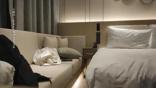 与漂亮的 GF 和特写面部射液充满激情的性爱