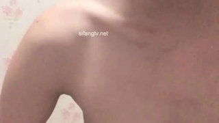 童顔巨乳美少女自慰前后篇